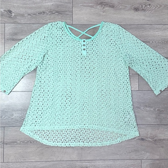 Simply Noelle Mint Crochet Flare Sleeve Top - Picture 3 of 12